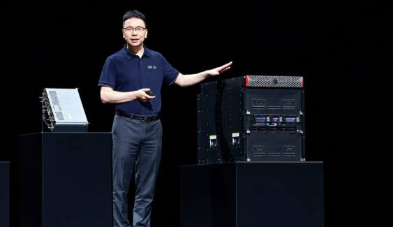 Huawei Atlas 960E: Scaling Trillion-Parameter AI